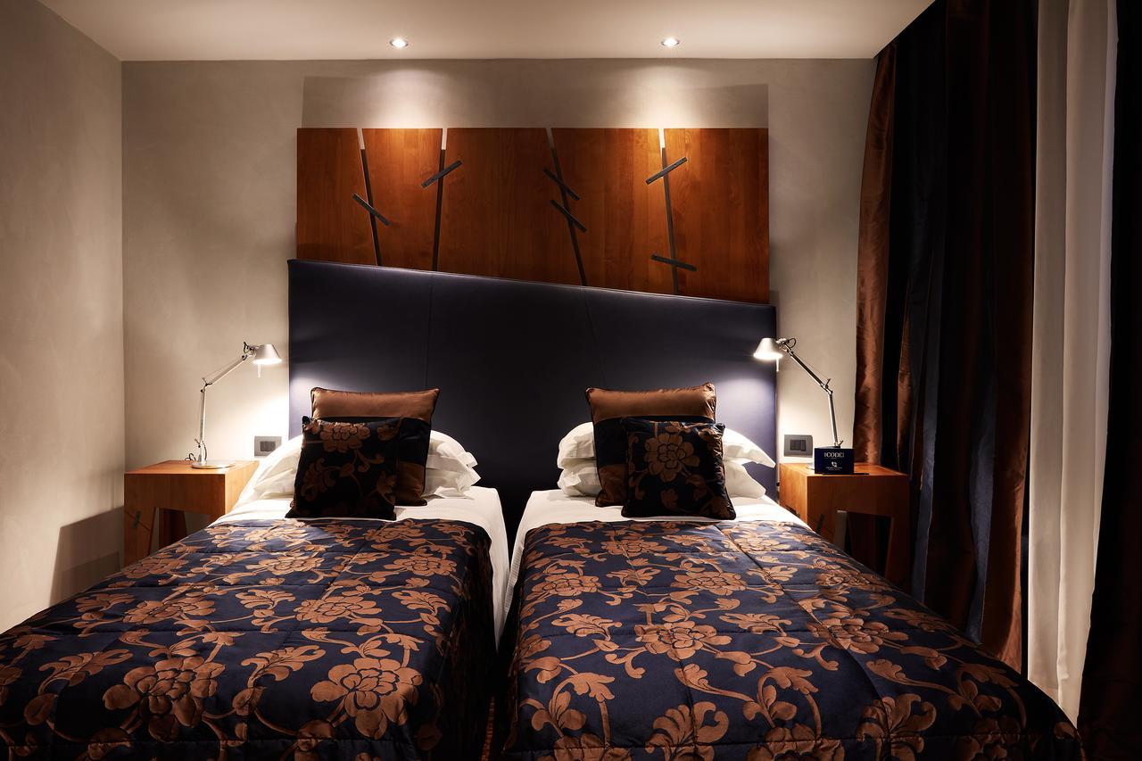 The Code Hotel Rome Room photo