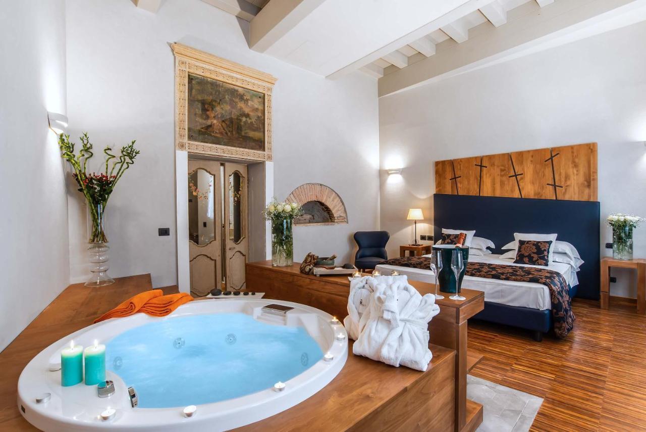 The Code Hotel Rome Room photo